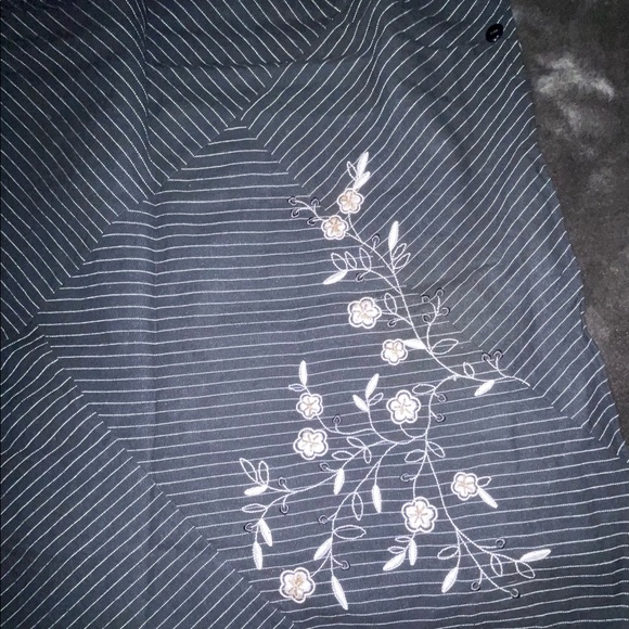 Woman’s Plus 16 Black Skirt with Gold Embroidery - Picture 2 of 2